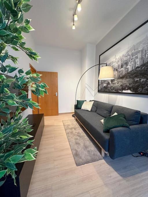 Modern City Apt. -With 2 Tv, Netflix And Work Desk Essen Exterior photo