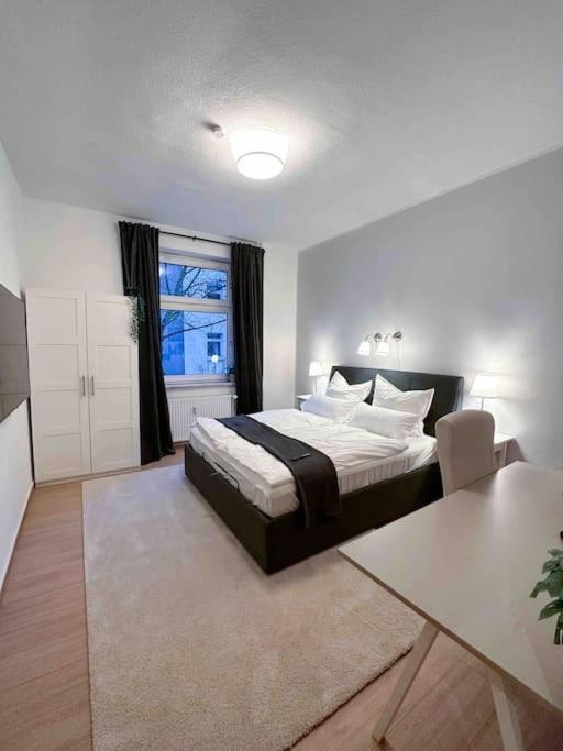 Modern City Apt. -With 2 Tv, Netflix And Work Desk Essen Exterior photo