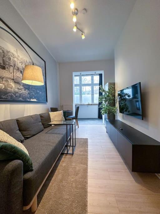 Modern City Apt. -With 2 Tv, Netflix And Work Desk Essen Exterior photo